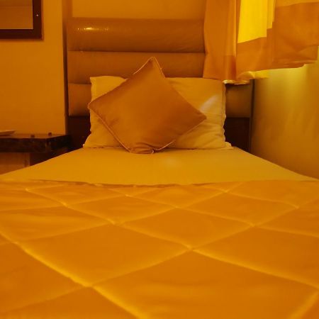 Hotel Silver Castle Mumbai Ngoại thất bức ảnh