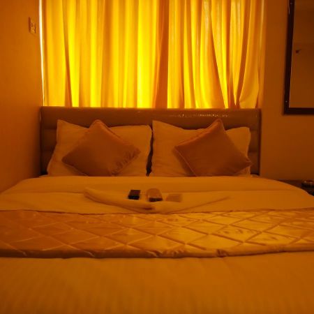 Hotel Silver Castle Mumbai Ngoại thất bức ảnh