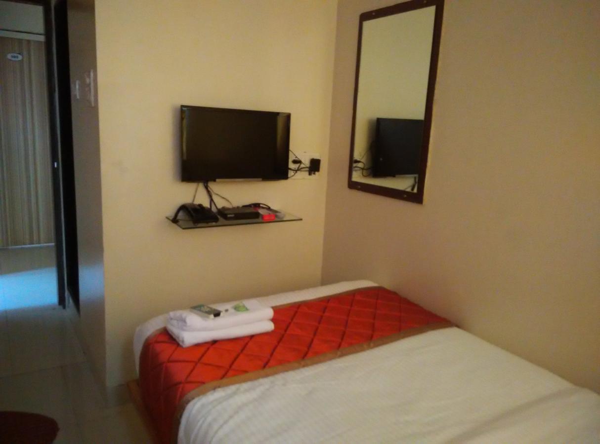 Hotel Silver Castle Mumbai Ngoại thất bức ảnh