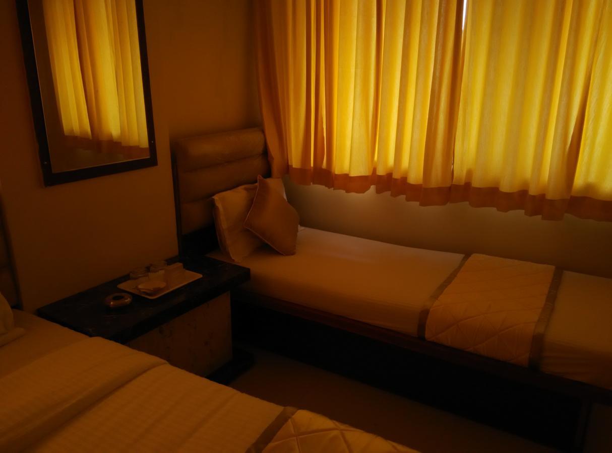 Hotel Silver Castle Mumbai Ngoại thất bức ảnh